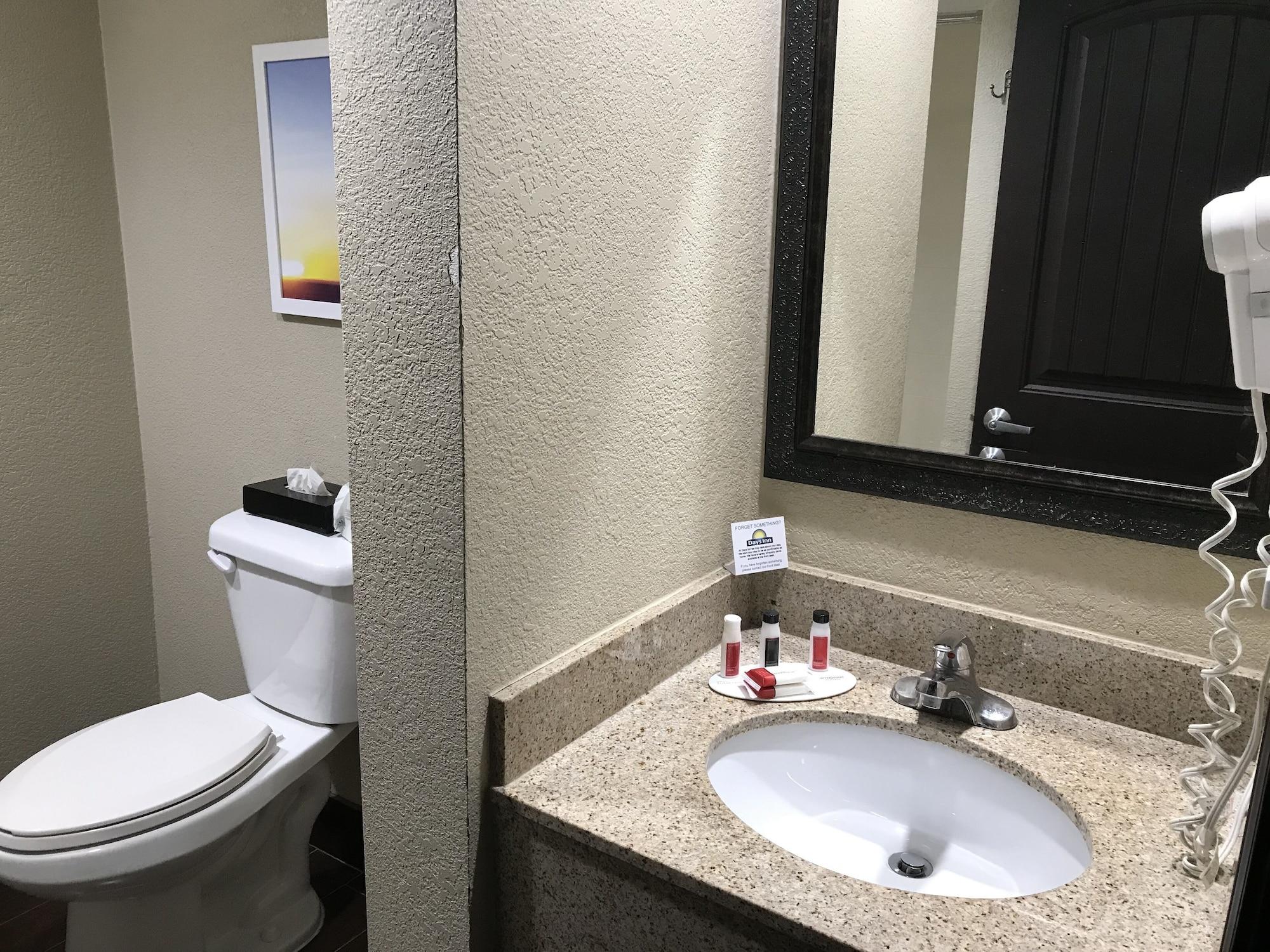 Days Inn By Wyndham Joplin Extérieur photo