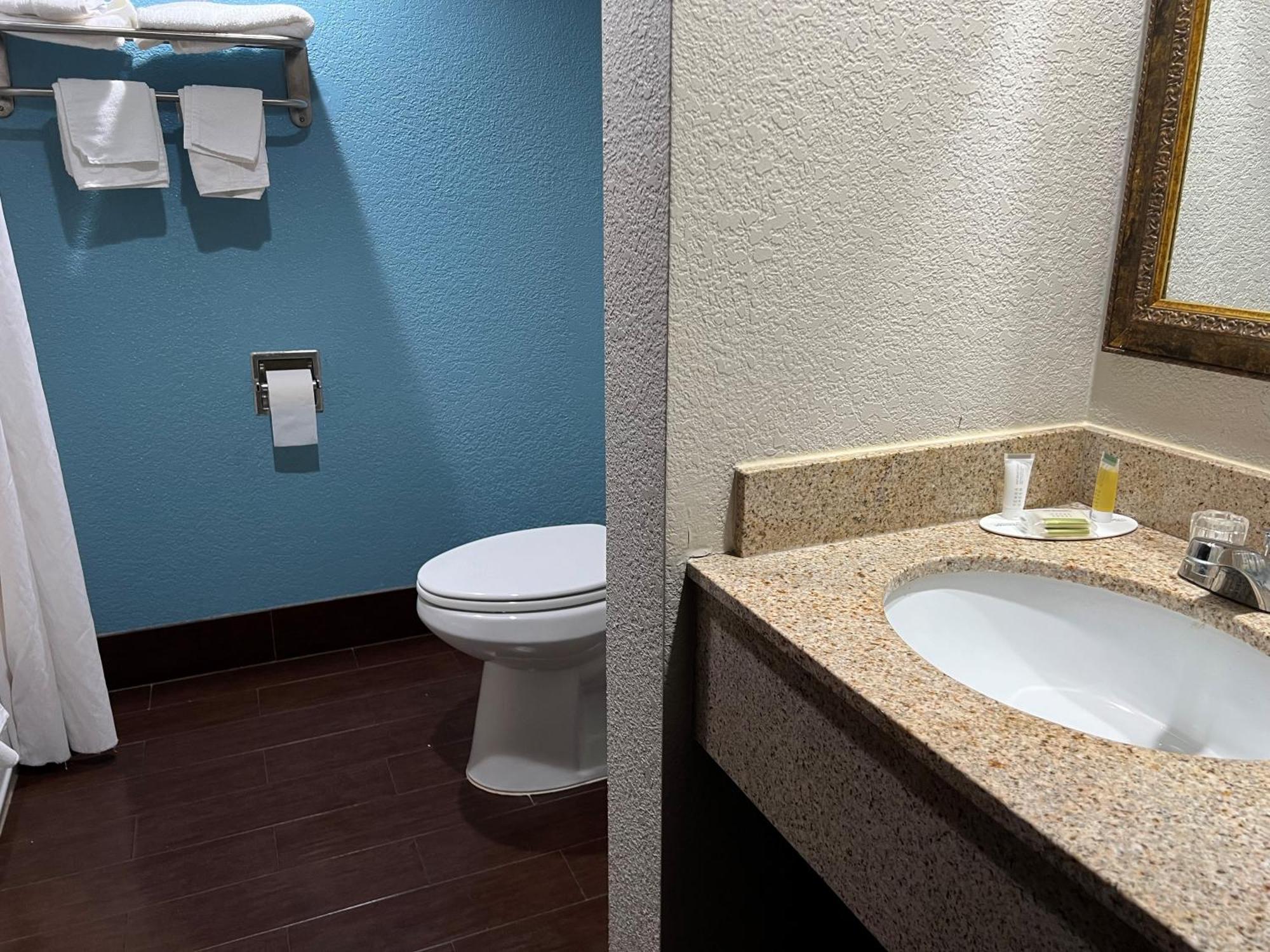 Days Inn By Wyndham Joplin Extérieur photo